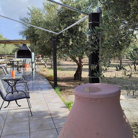 Olea Cottage Galatás Exteriör bild